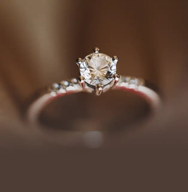 Diamond engagement ring